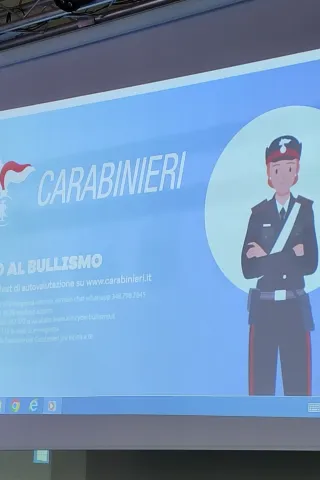 incontro con i Carabinieri per educare alla legalità e contrastare il bullismo