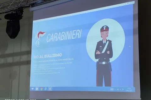 incontro con i Carabinieri per educare alla legalità e contrastare il bullismo