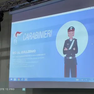 incontro con i Carabinieri per educare alla legalità e contrastare il bullismo