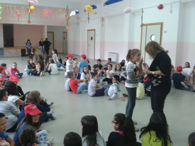 Interclasse "attiva": ConosciAMOci...DivertiAMOci...SorridiAMOci ..