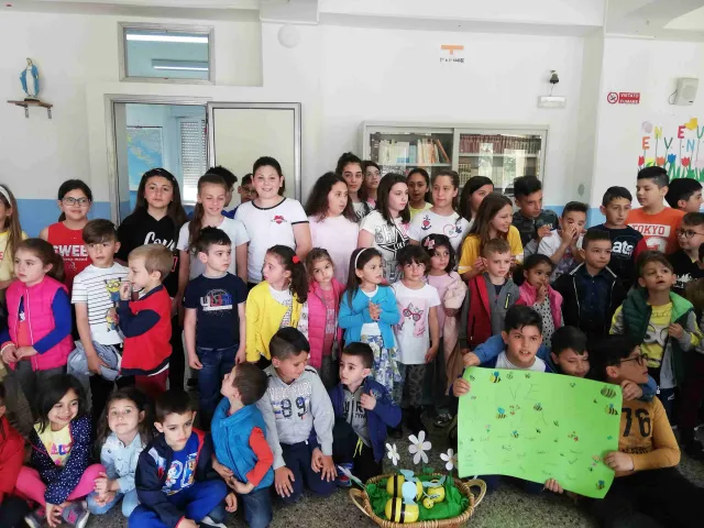 Accoglienza dei bambini uscenti dalla Scuola dell'Infanzia da parte degli alunni classi quinte Scuola Primaria