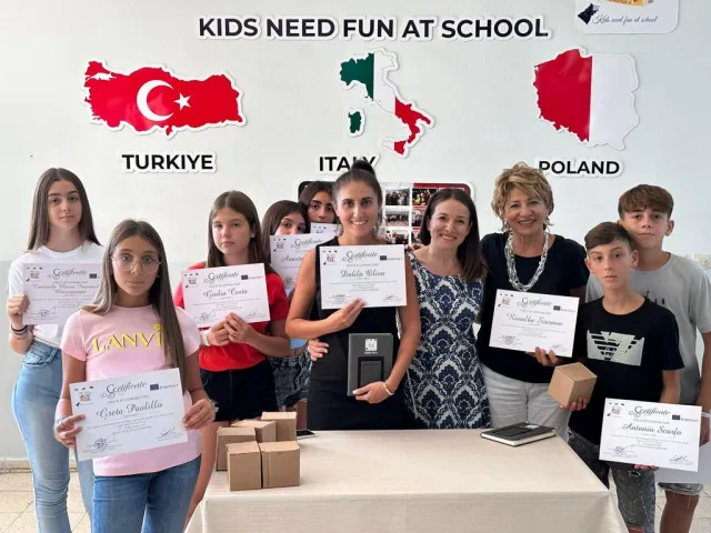 Foto di gruppo consegna attestati