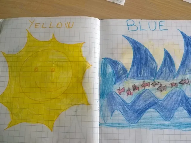 I bambini dell'ultimo anno scolastico hanno fatto delle belle illustrazioni con i colori proposti