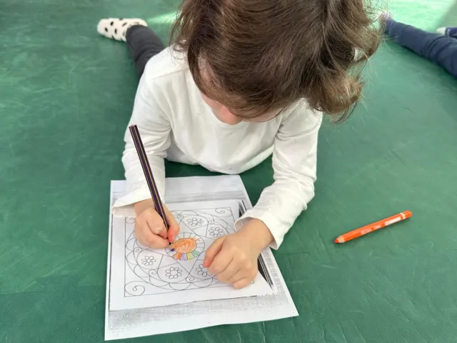 La creazione e la colorazione di mandala